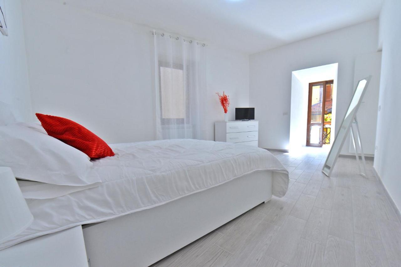 Villa Casa Carma Porto Ceresio Exterior foto