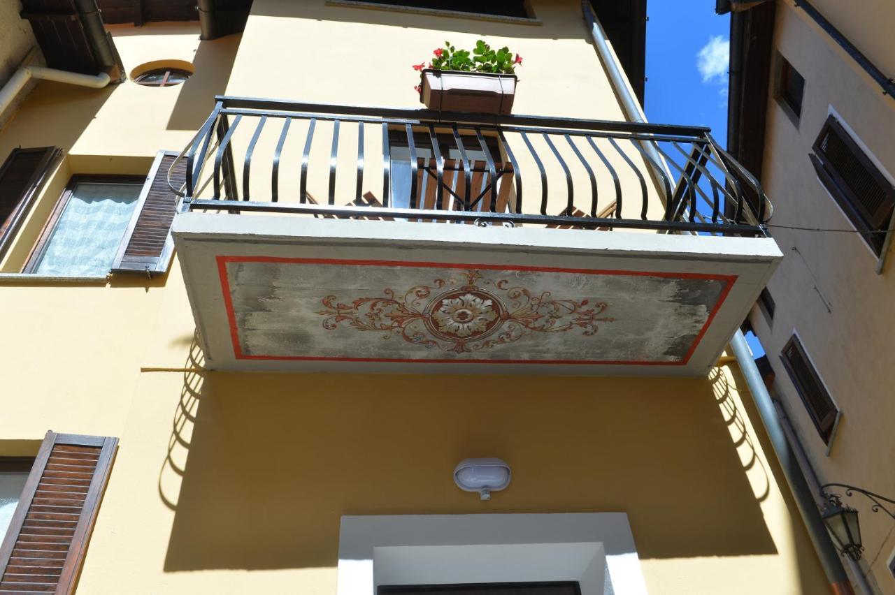 Villa Casa Carma Porto Ceresio Exterior foto